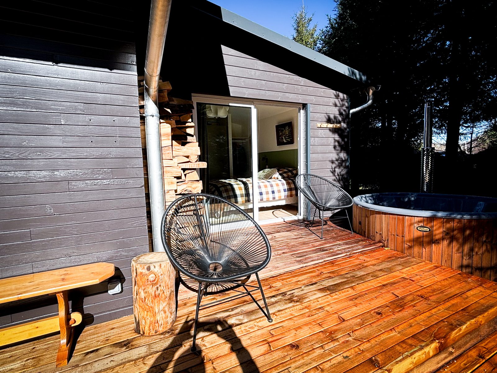 Terras met Acapulco-stoelen en hottub