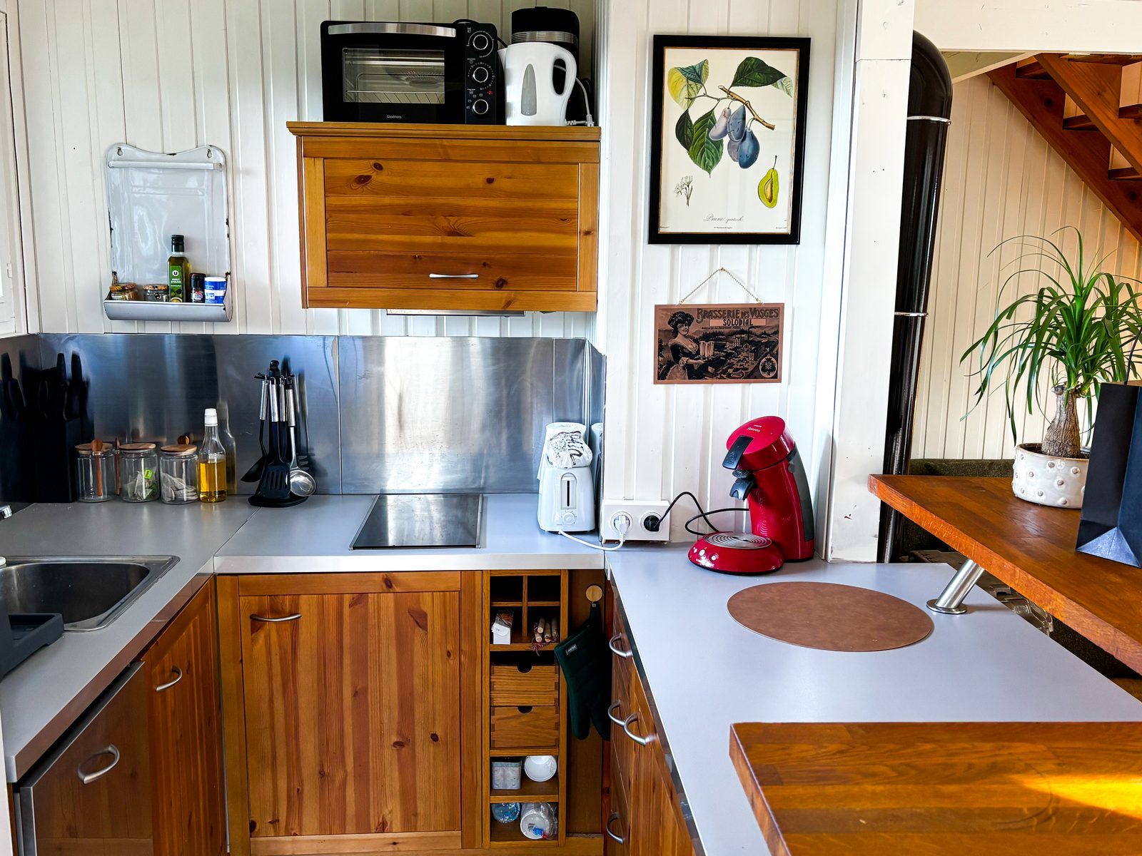 Offene Küche mit Holzbar