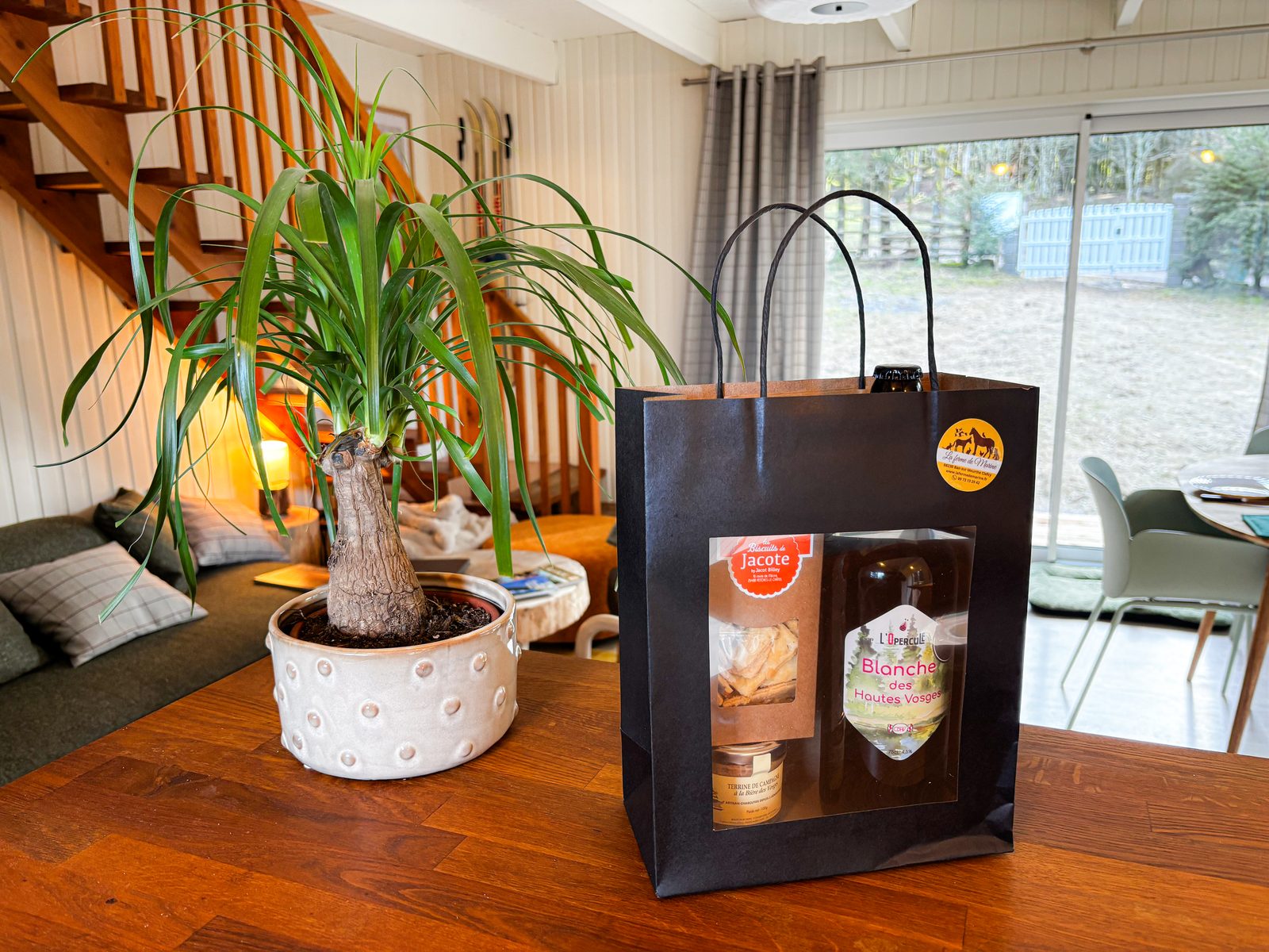 Willkommenspaket mit regionalen Produkten